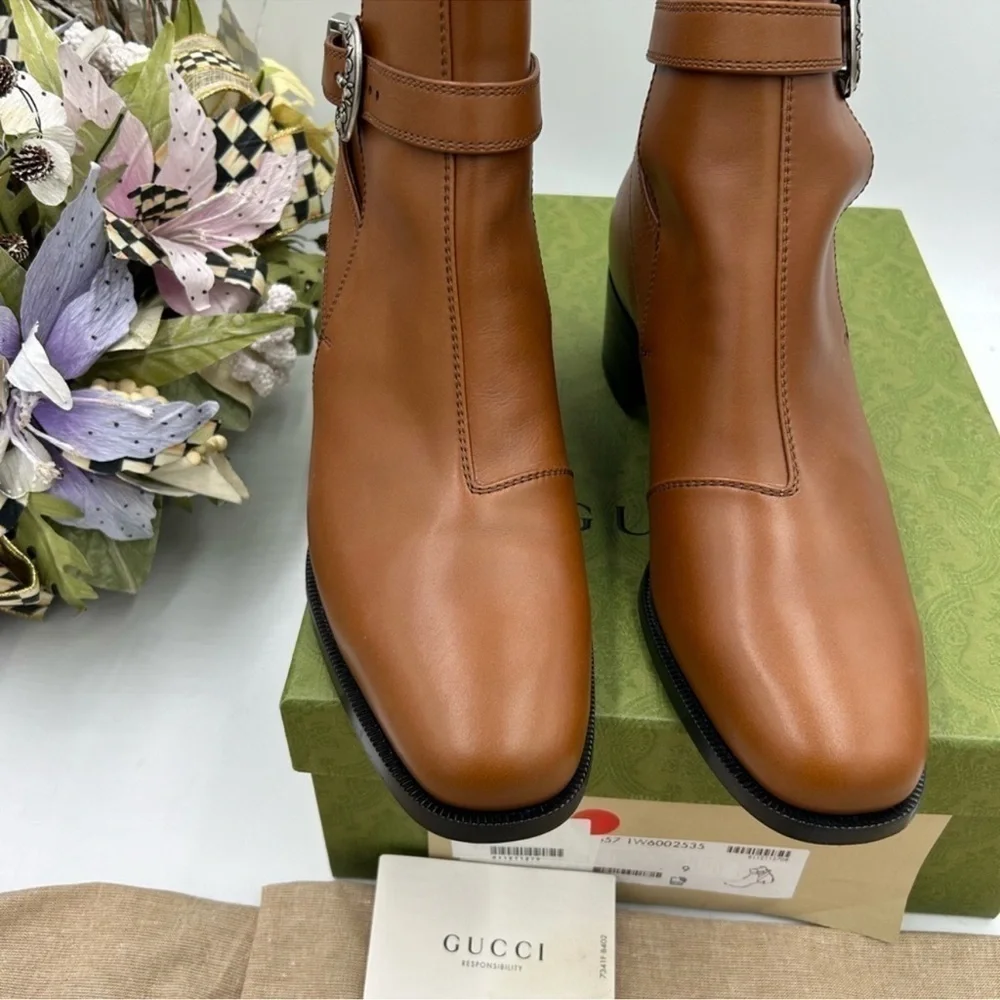 Men’s Gucci, leather ankle boots size 9, made in Italy